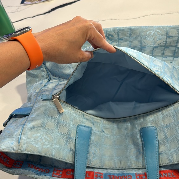 Chanel large Tote - Picture 12 of 12